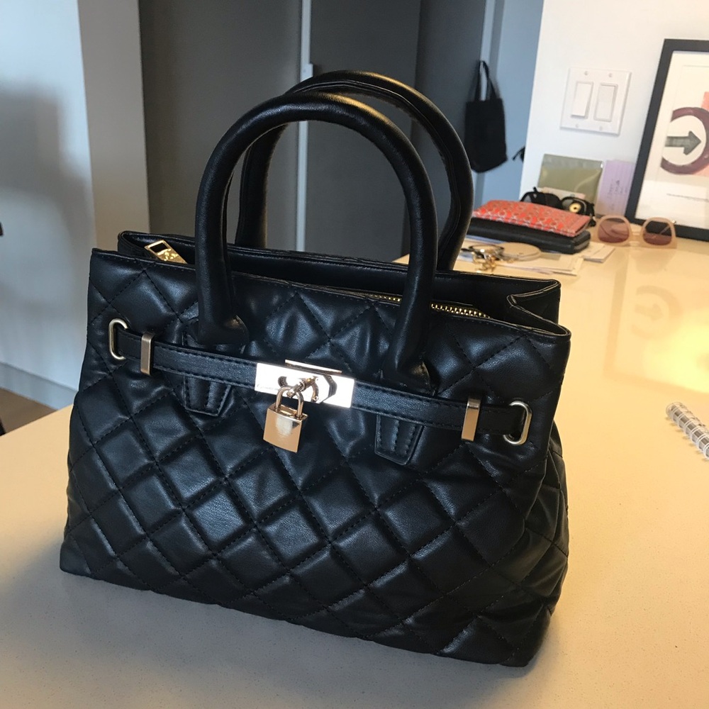 NWT Elegant Black Quilted Handbag